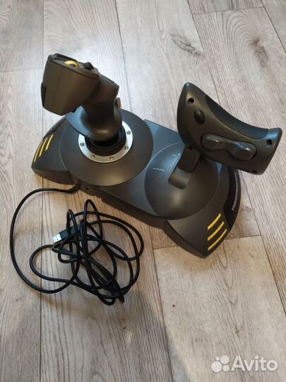 Джойстик Thrustmaster