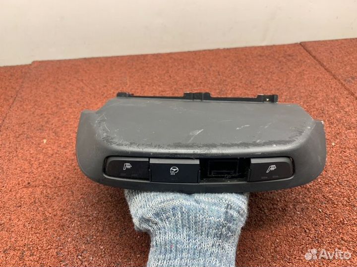 Блок кнопок подогрева Hyundai Solaris 2 G4FG 2021