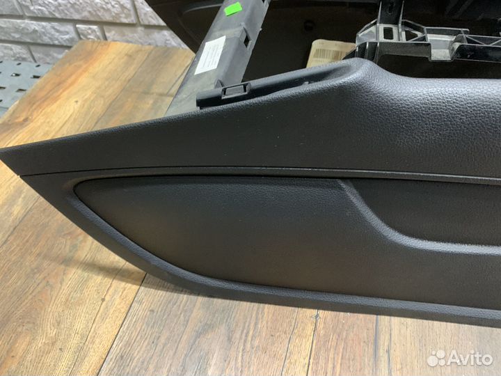 Audi Q7 (4L) Консоль центральная