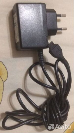 Зарядное устройство Samsung atadm10EBE