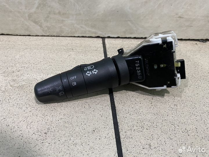 Переключатель поворотников Nissan tiida C11