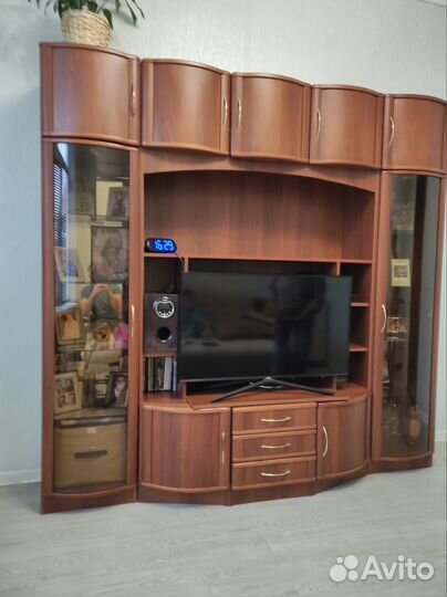 Стенка в гостиную бу