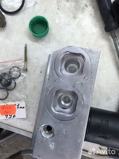 Блок клапанов на Мерседес s500L w220