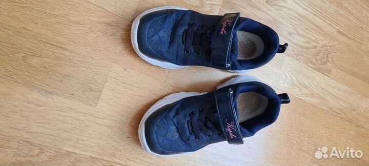 Кроссовки для девочки