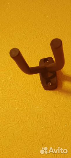 Настенный кронштейн для гитары