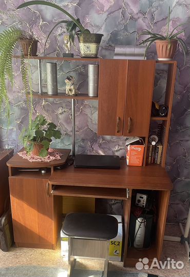 Продам стол компьютерный