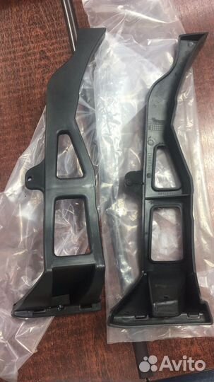 Пыльник правый переднего бампера mercedes