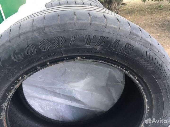 Goodyear EfficientGrip 215/55 R16
