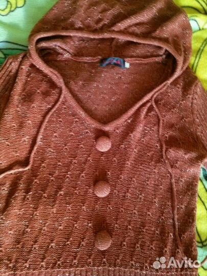 Кофта с капюшоном,46р