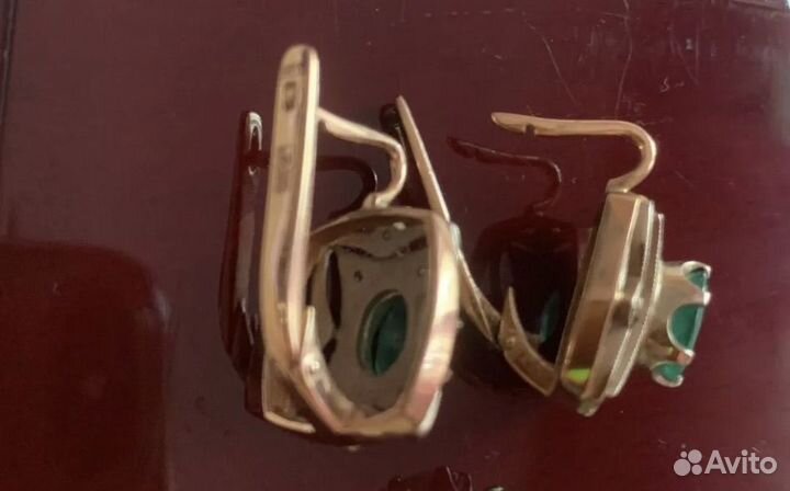 Серьги и кольцо.бриллианты,изумруды