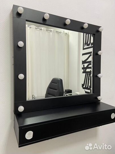 Гримерное зеркало с ящиком бу