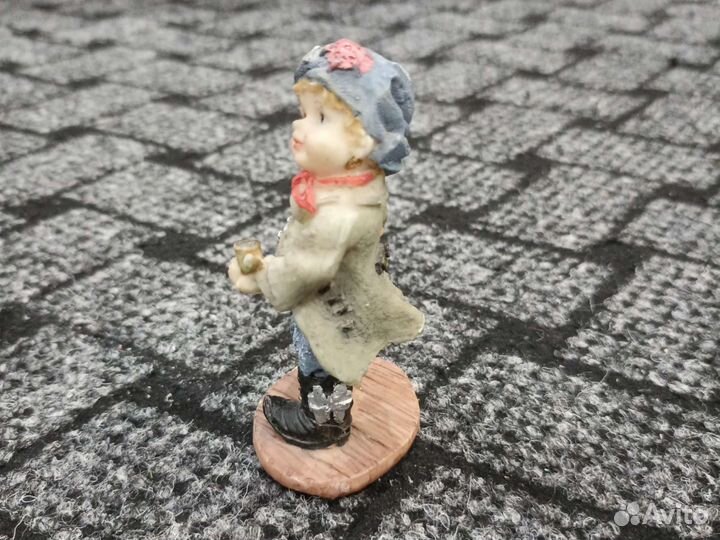 Статуэтка фигурка декоративная Мальчик нищий