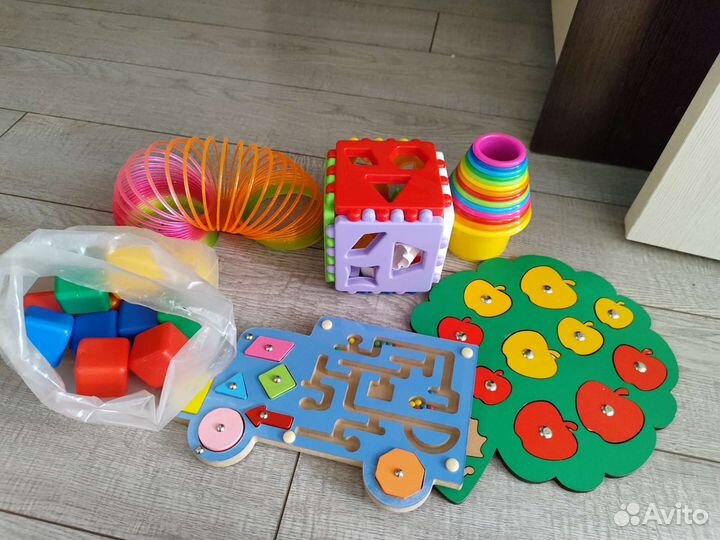 Развивающие игрушки пакетом