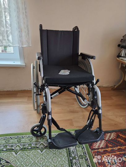 Кресло-коляска с ручным приводом