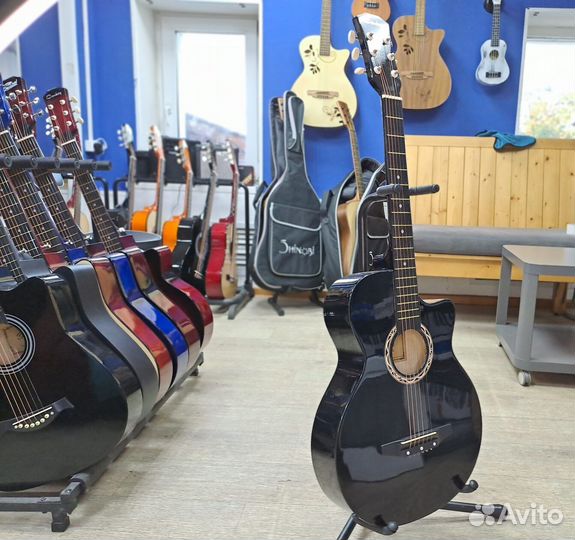 Гитара акустическая чёрная