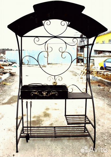 Мангал с крышей