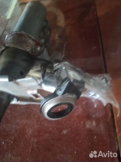 Замок зажигания Toyota Avensis 2