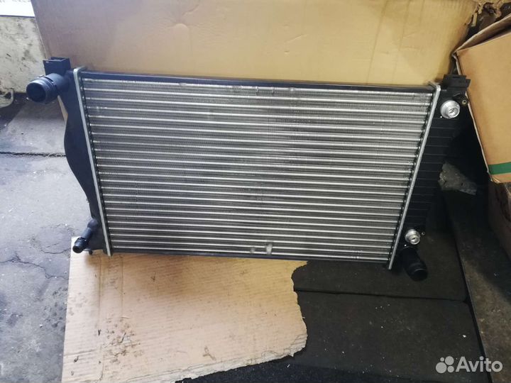 Радиатор охлаждения на audi a 6 c6