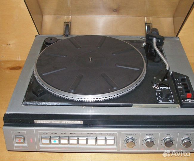 Пластинки и электрофон для них СССР