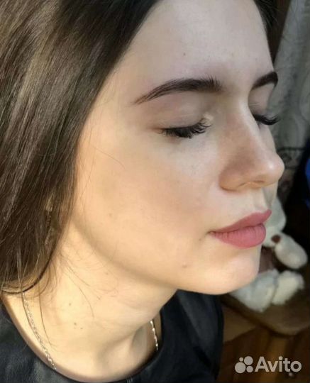 Коррекция и окрашивание бровей