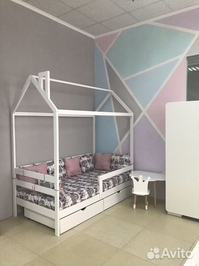 Кровать домик