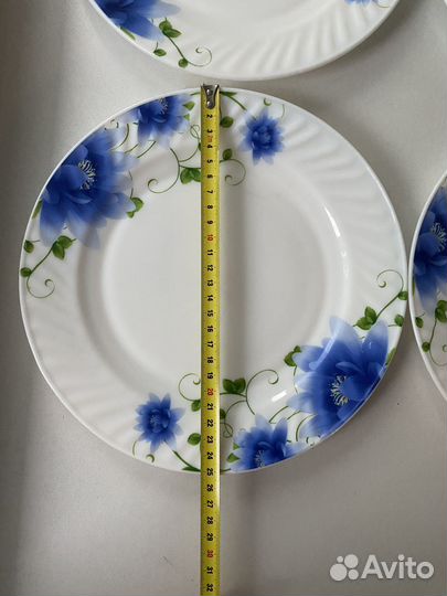 Новый набор тарелок и салатница