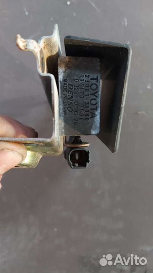 Блок управления топливным насосом на Toyota Mark X
