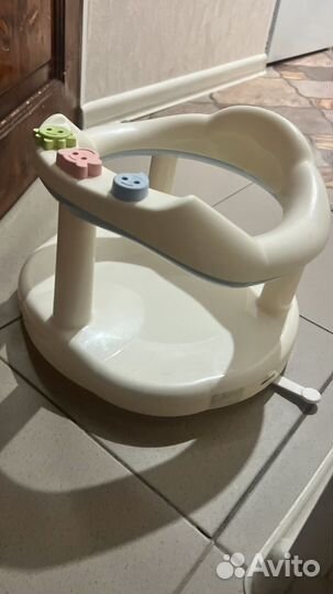 Стульчик для купания в ванной