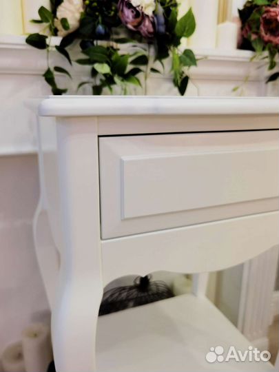 Тумбочка прикроватная 