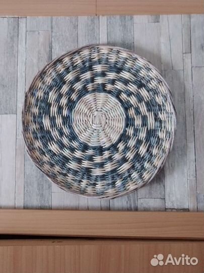 Настенное панно из бумажной лозы