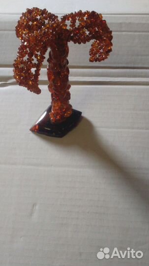 Дерево денежное из натурального янтаря и камня