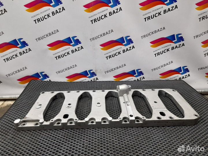 1747345 Плита двигателя Daf XF105