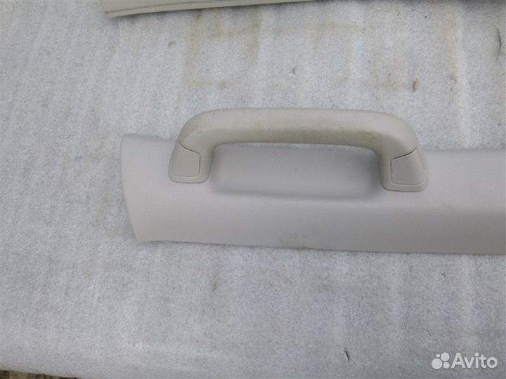 Ручка в салон передняя правая Mitsubishi Pajero