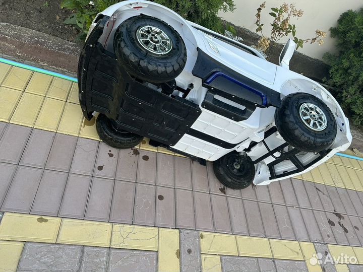 Детский электромобиль бу