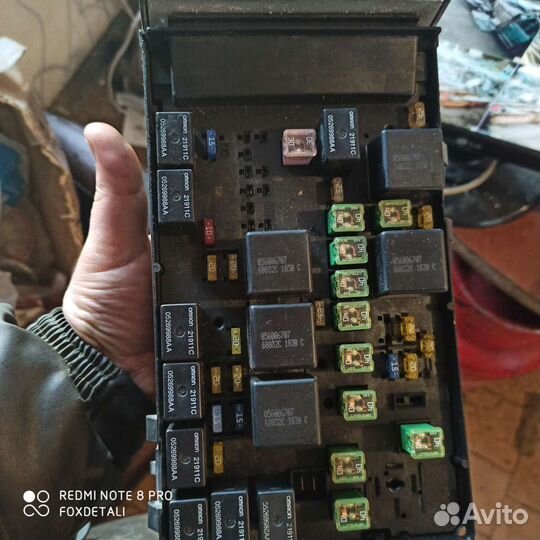 Блок предохранителей на Додж Караван, Крайслер