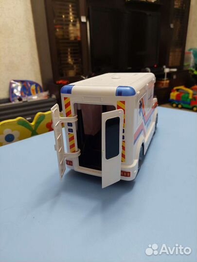 Машинка скорая помощь