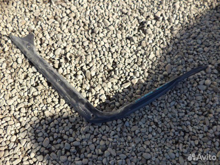 Накладка на багажник левая Mercedes-Benz C180 W203