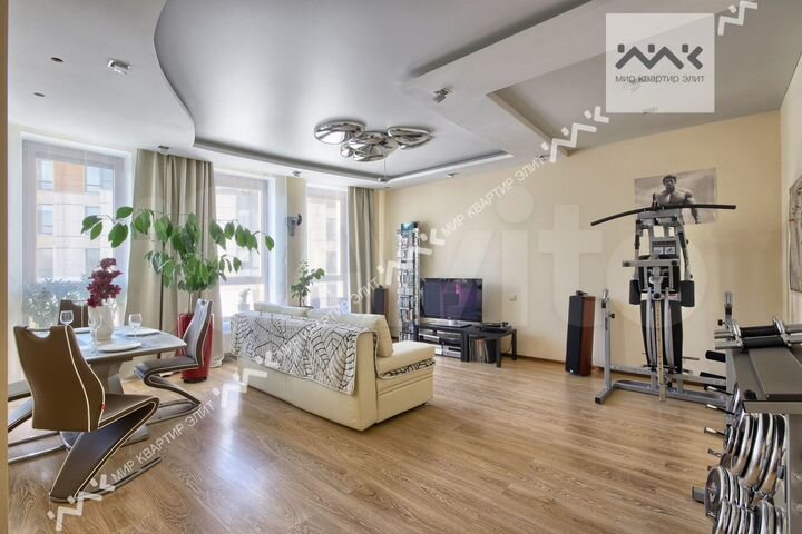 2-к. квартира, 81,3 м², 2/4 эт.