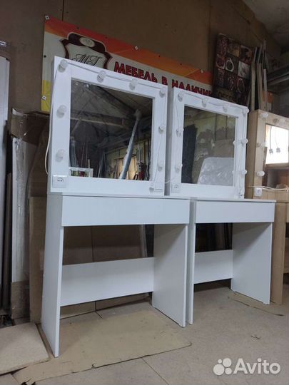 Стол с лампочками