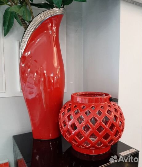 Подсвечник красный