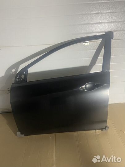 Новая передняя левая дверь Hyundai Solaris 1