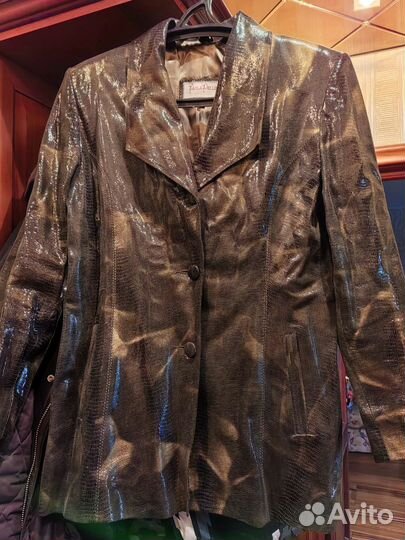 Кожаный пиджак женский