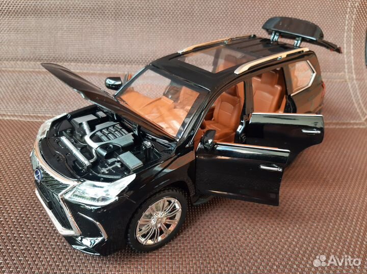 Модель авто Lexus LX570