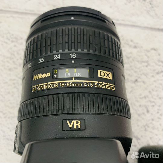 Nikon D90 + Nikon AF-S 16-85mm f/3.5-5.6G VR