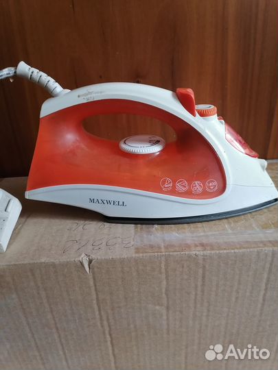 Утюг Maxwell с паром