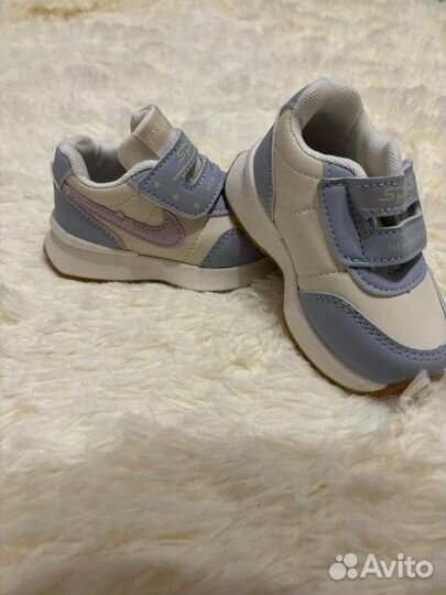 Кроссовки кеды