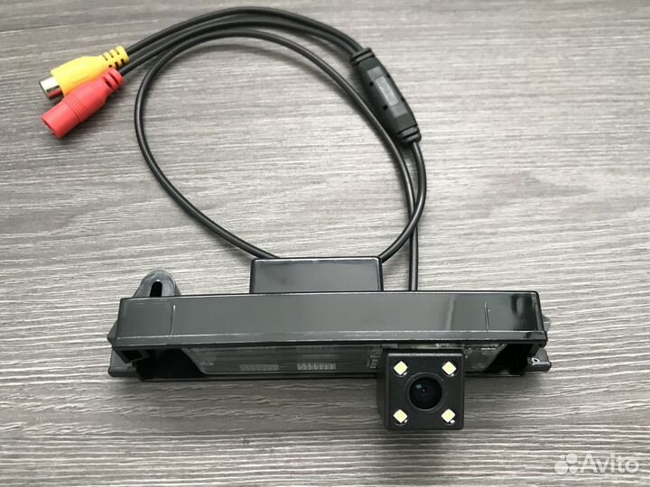 Камера заднего вида для Toyota RAV4 2006-2012