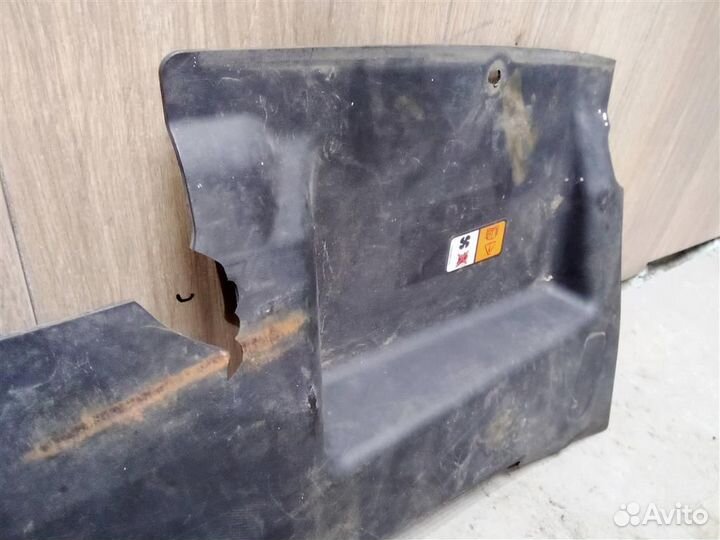 Кожух замка капота от Ford Mondeo IV 2007-2015