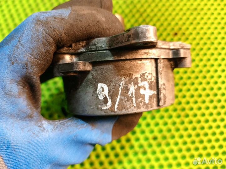 Насос вакуумный Mercedes C-Class