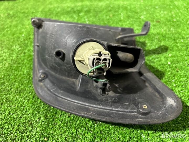 Поворотник передний правый Subaru Forester SF5 EJ